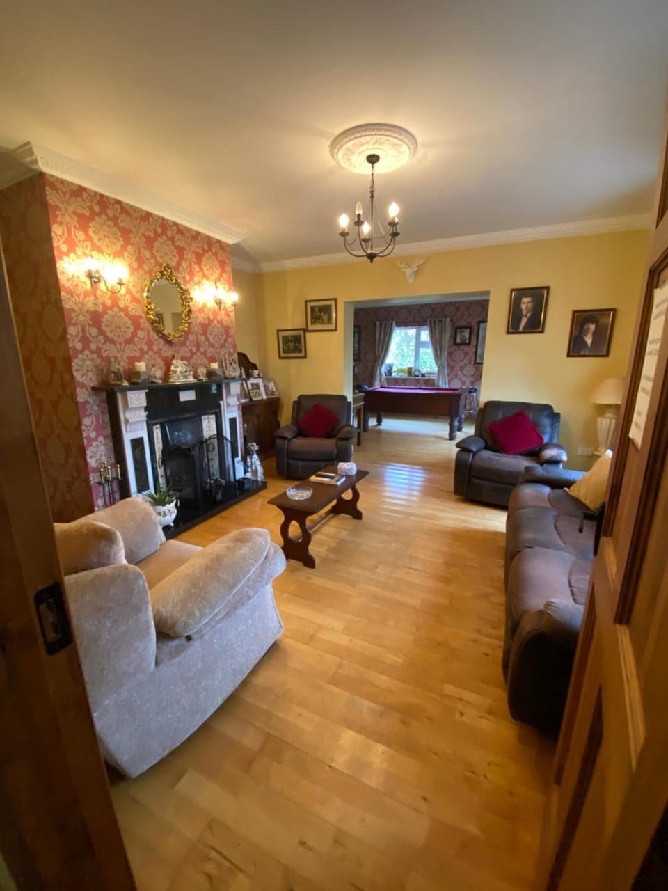 Property building, Communal lounge/ TV room, Seating area, Guests