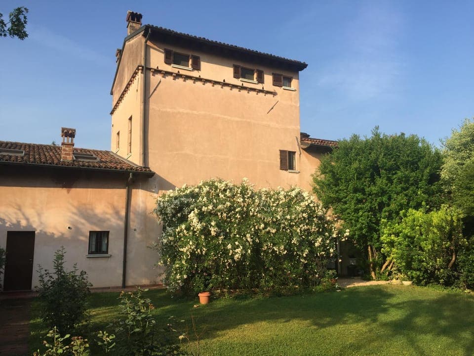 Property building, Facade/entrance, Garden
