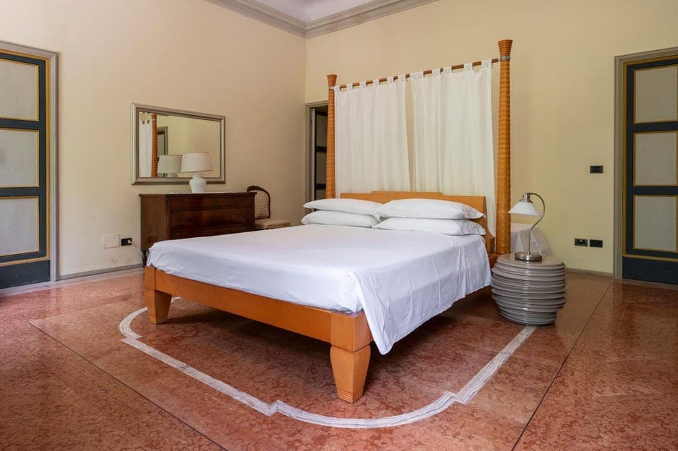 Bed, Decorative detail, Bedroom, bidet, locker