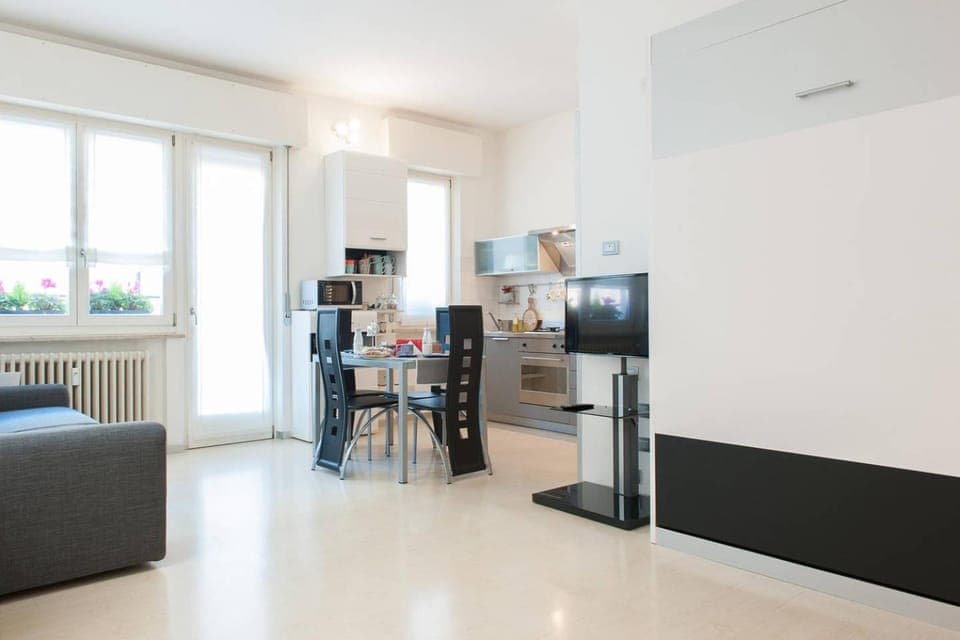 Kitchen or kitchenette, Dining area, Bedroom