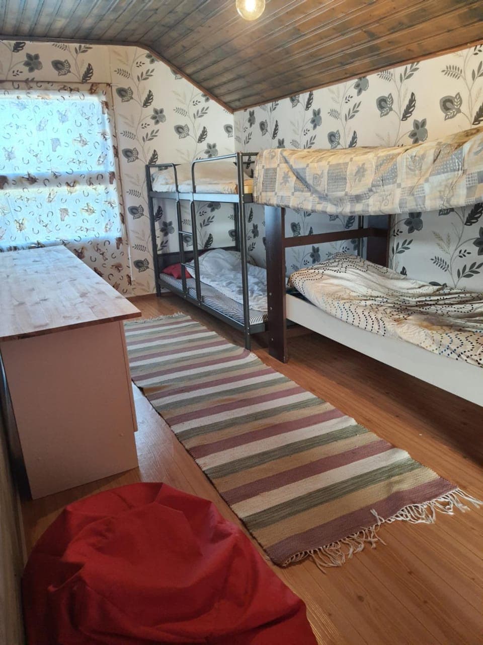 bunk bed