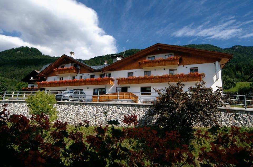 Property building, Facade/entrance