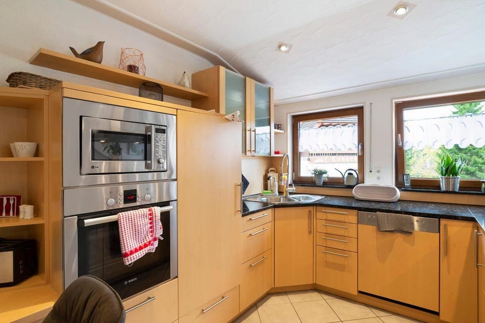 Kitchen or kitchenette, Living room