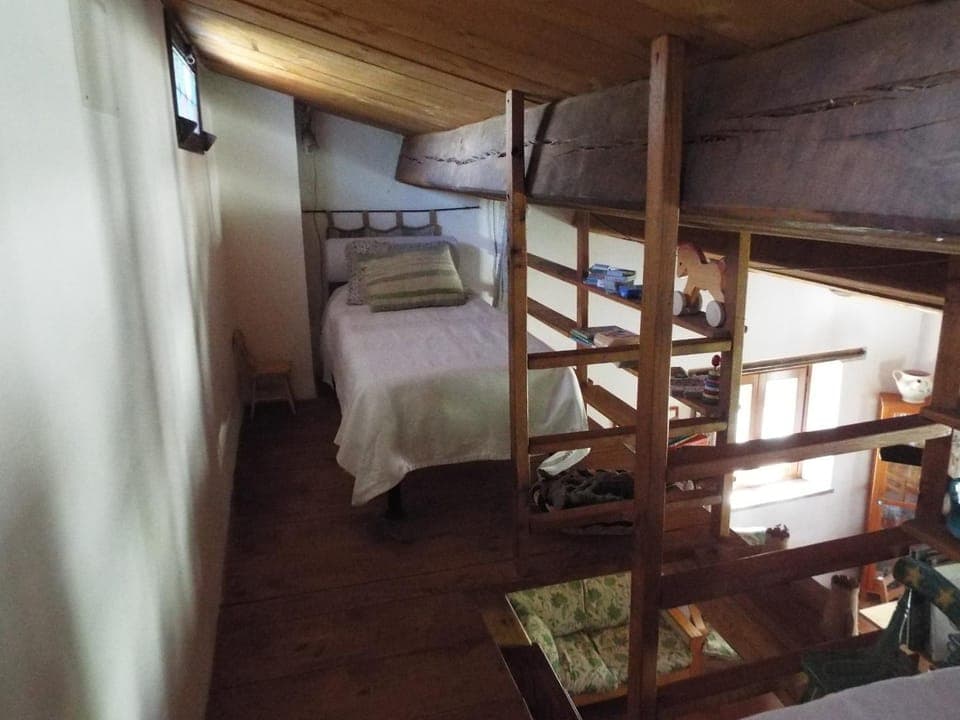 Bed, Area and facilities