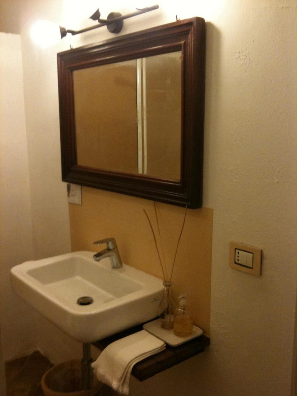 Toilet, Bathroom, Internal: Not applicable to any particular room