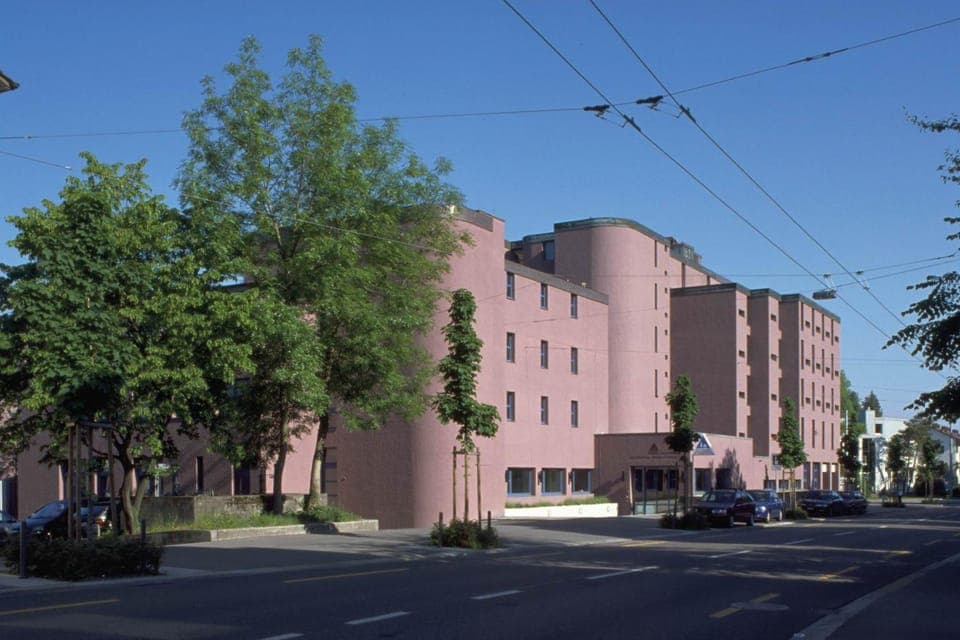 Facade/entrance, Day, Summer, On site