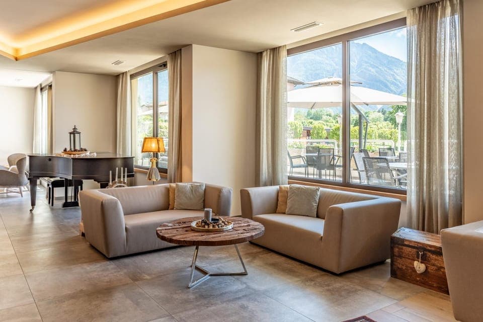 Natural landscape, Living room