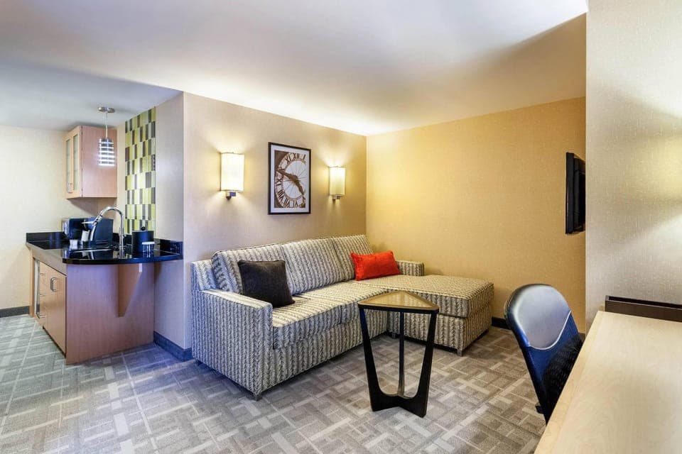 Living room, Bedroom