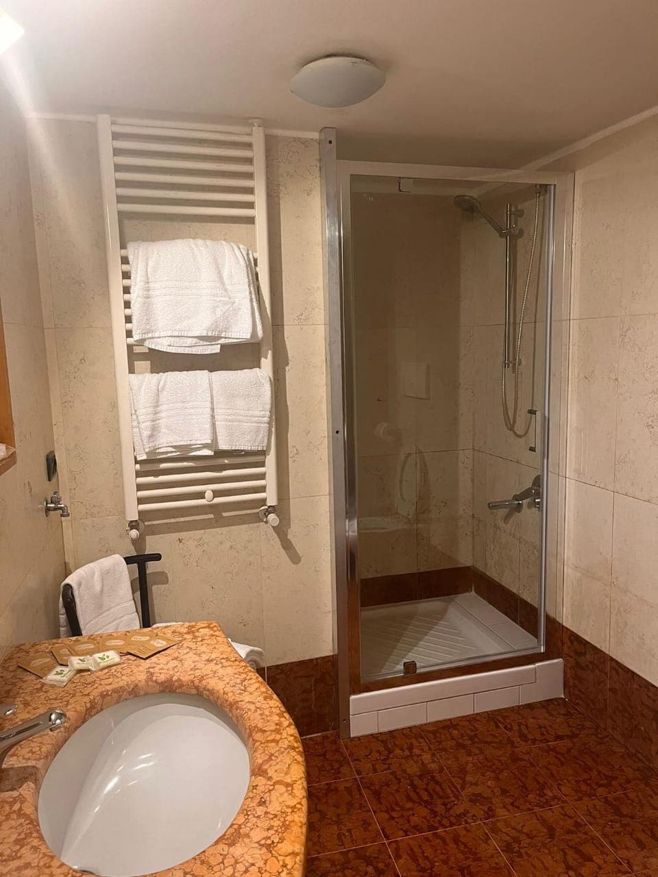 Shower, Bathroom, towels