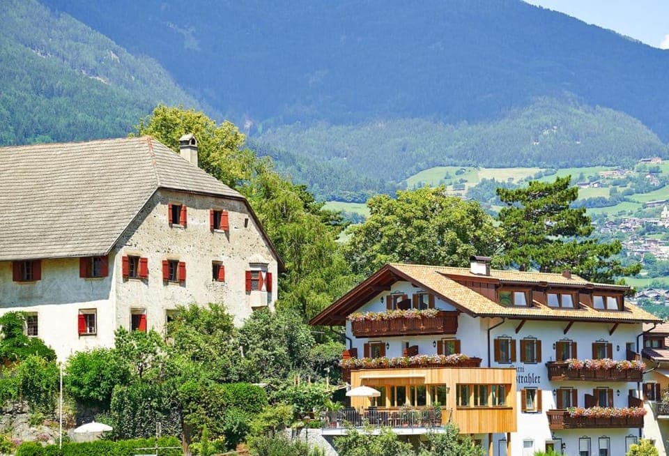 Property building, Nearby landmark