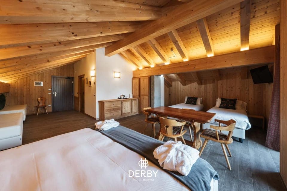 Bed, Living room, Bedroom