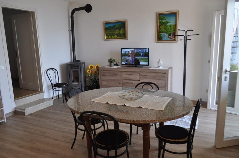 TV and multimedia, Dining area