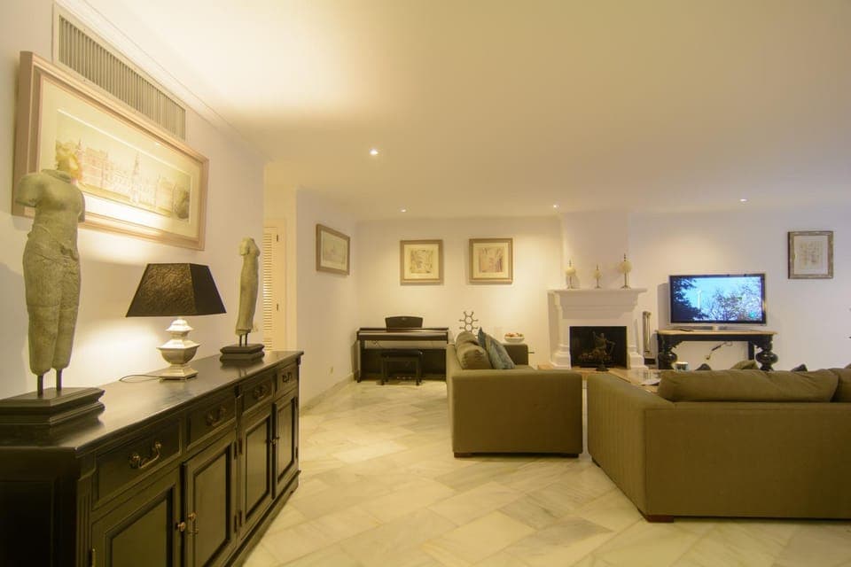 TV and multimedia, Living room, Seating area