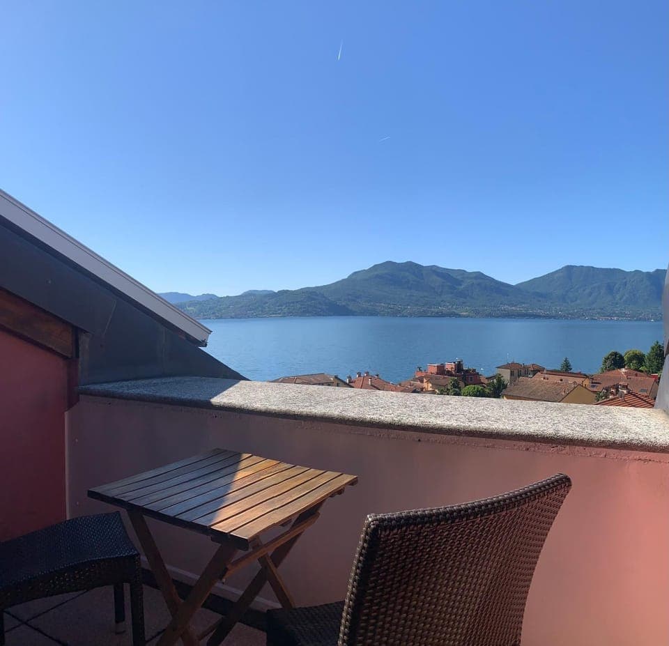 View (from property/room), Balcony/Terrace, Lake view