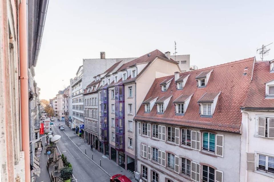 Neighbourhood, Street view