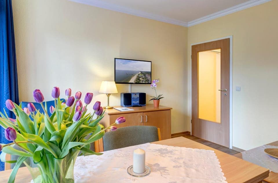 TV and multimedia, Living room, Photo of the whole room