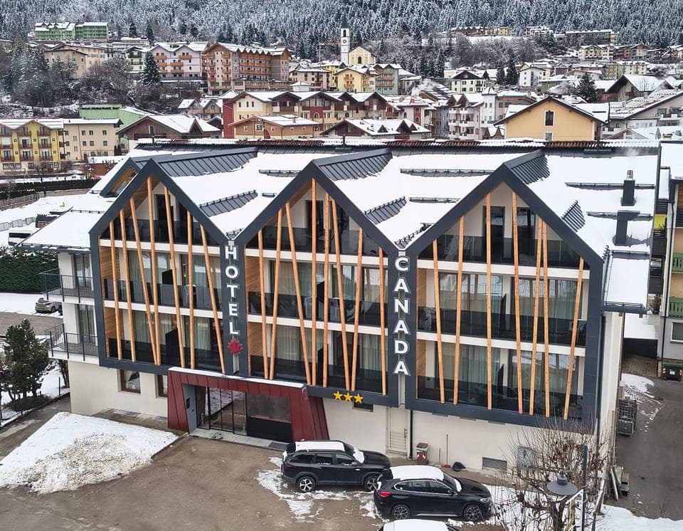 Property building, Neighbourhood