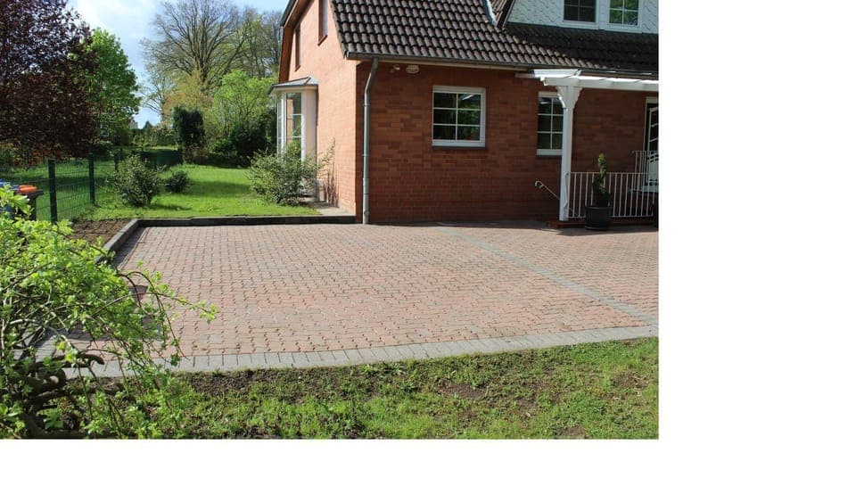 Property building, Garden view, Parking