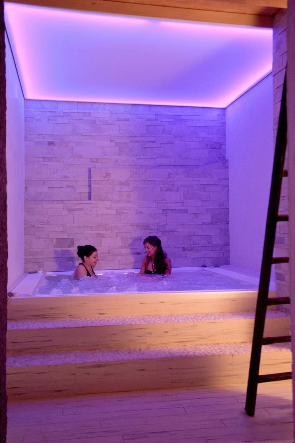 Hot Tub, Spa and wellness centre/facilities