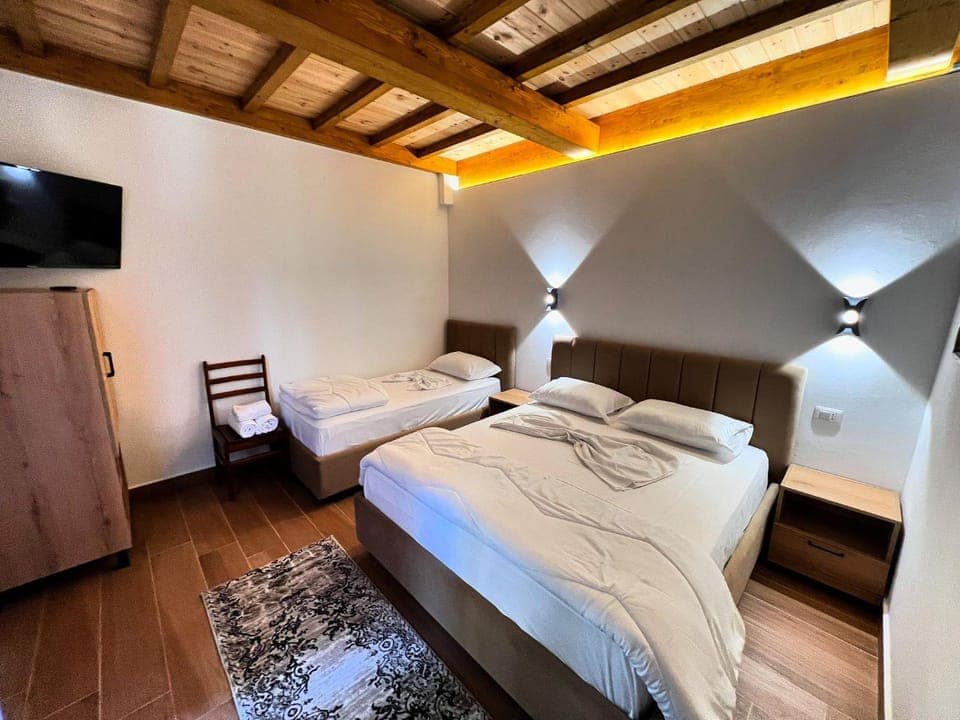 TV and multimedia, Photo of the whole room, Bedroom