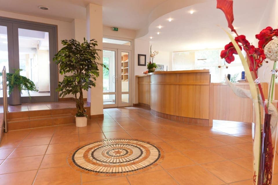 Day, Lobby or reception