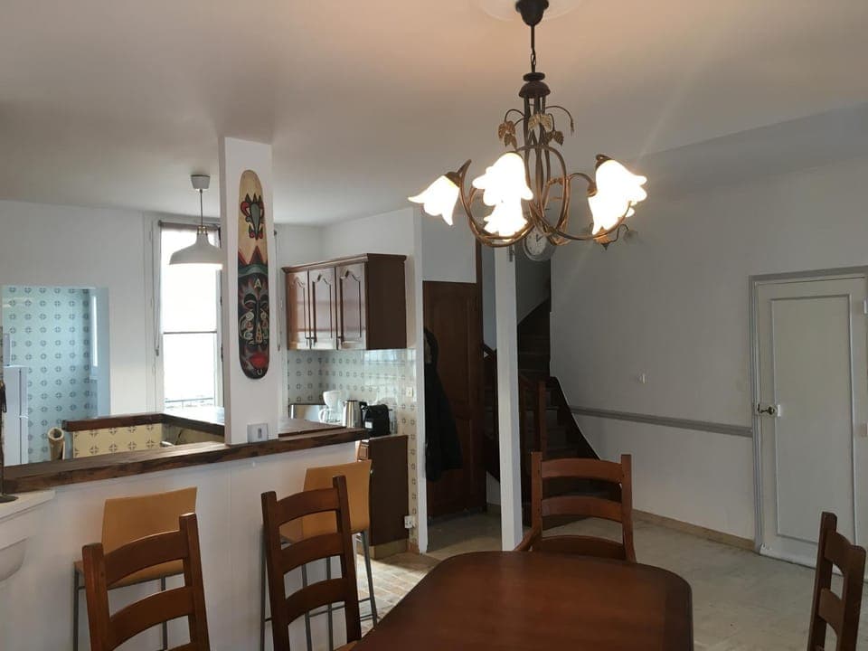 Coffee/tea facilities, Kitchen or kitchenette, Dining area