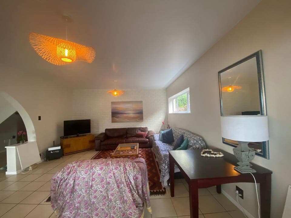 TV and multimedia, Living room, Photo of the whole room, Seating area