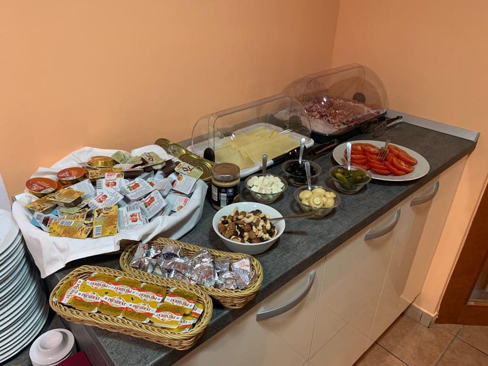 Food and drinks, Food, Buffet breakfast