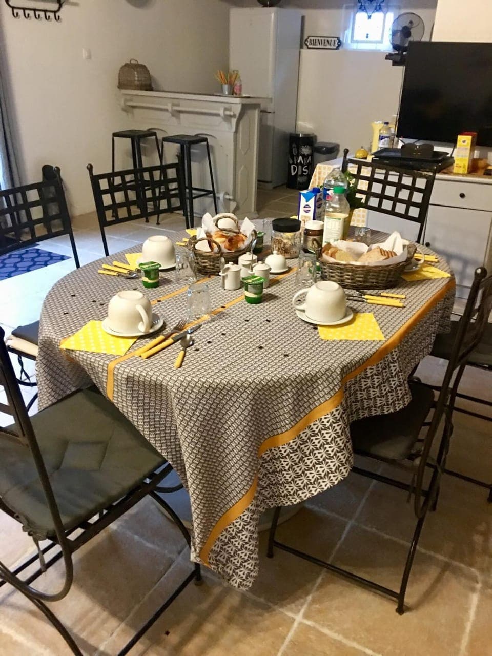 People, Food and drinks, Breakfast