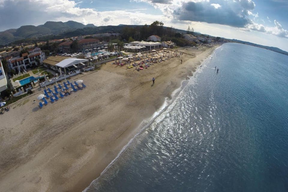 Neighbourhood, Natural landscape, Beach