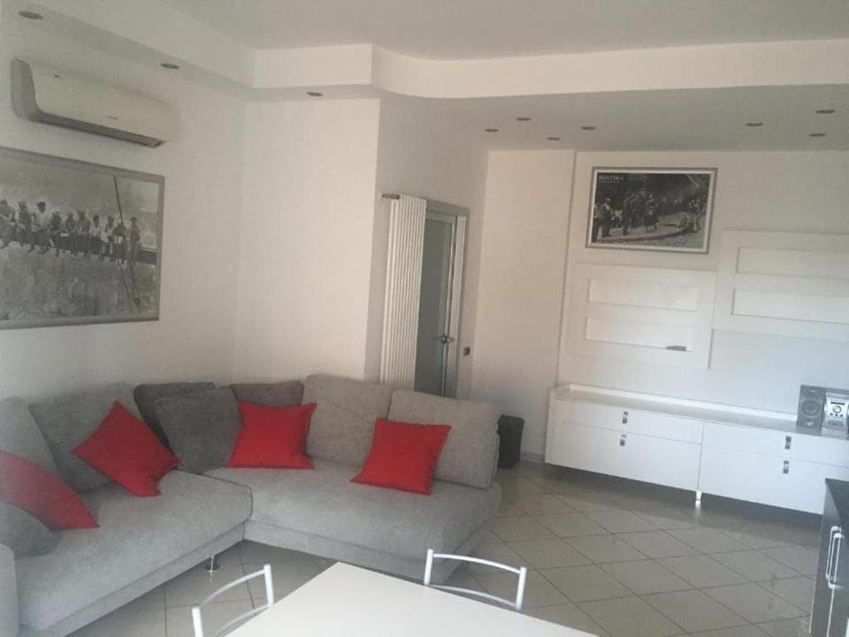 Kitchen or kitchenette, Seating area