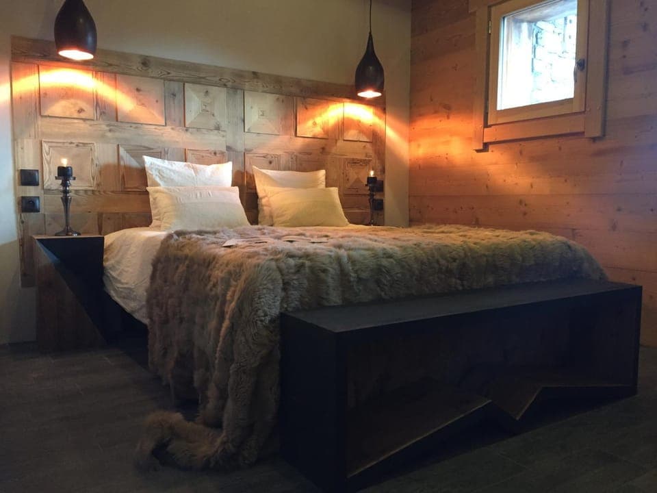 Bed, Decorative detail, Bedroom