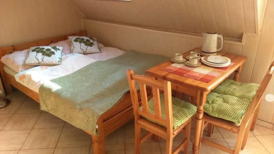 Bed, Photo of the whole room