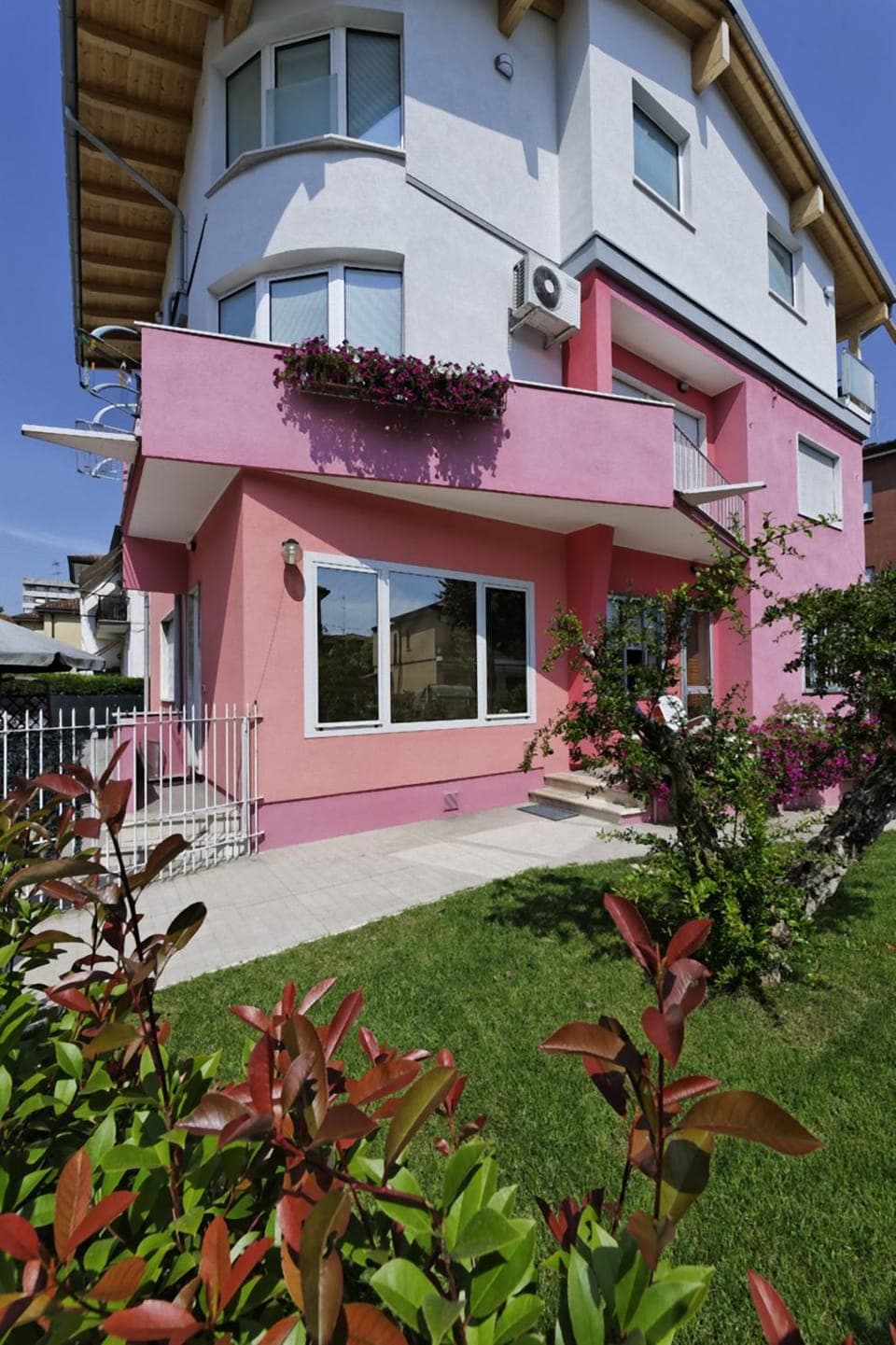 Facade/entrance, Garden