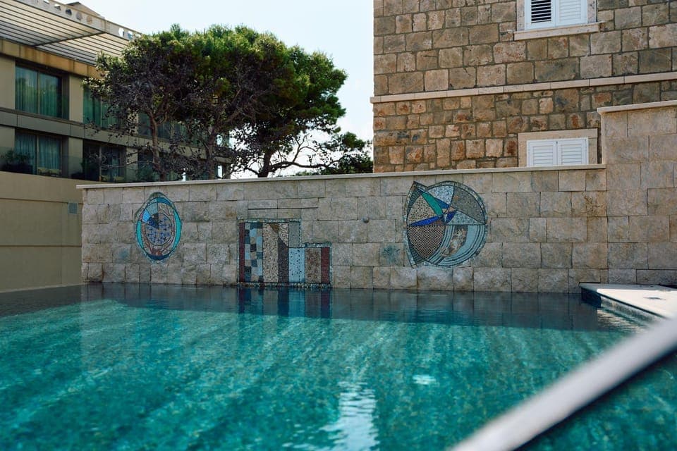 Decorative detail, Pool view, Swimming pool