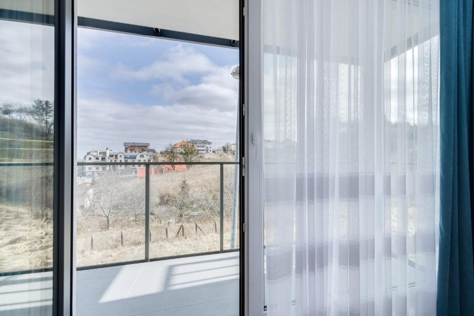 City view, Street view