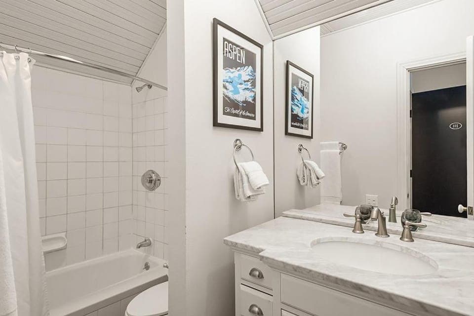 Bathroom, Bath
