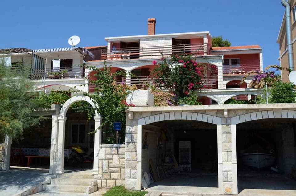 Property building, Property building