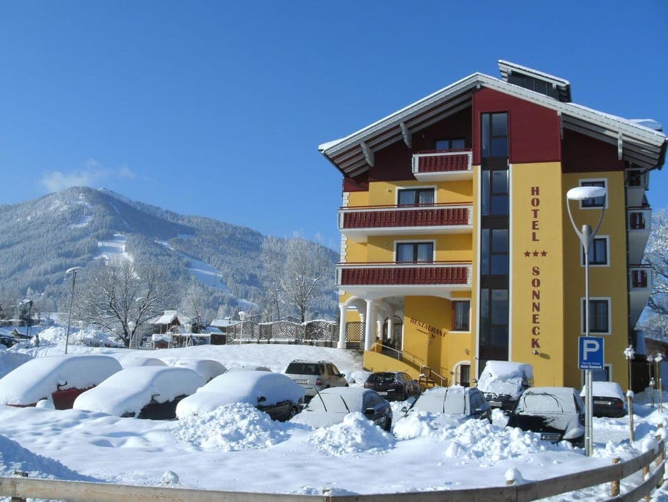 Facade/entrance, Winter