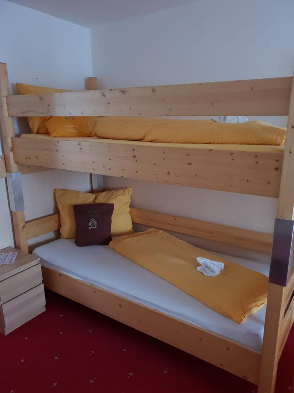 Bedroom, bunk bed