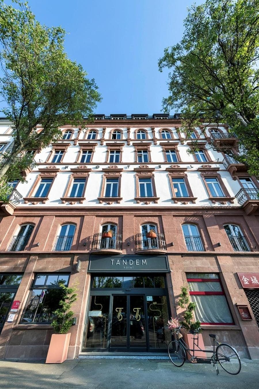 Property building, Facade/entrance