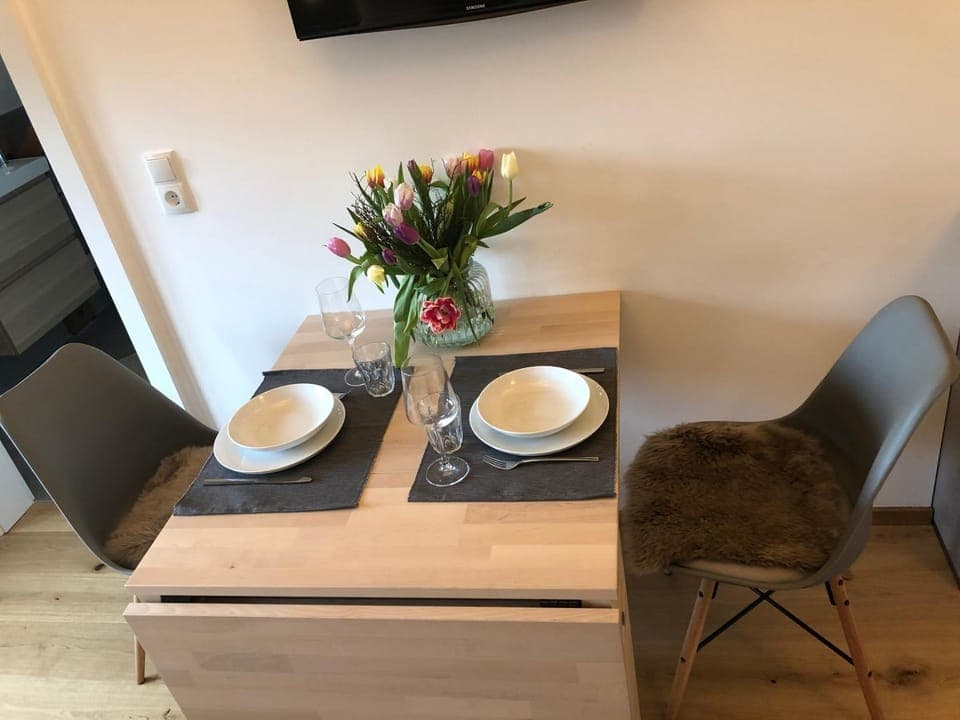 Seating area, Dining area