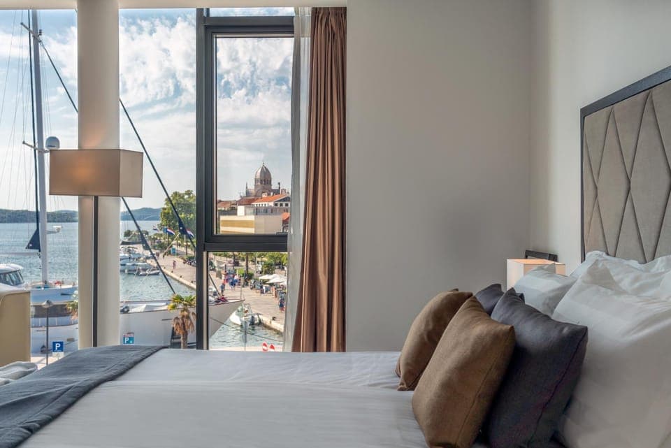 Bed, Bedroom, City view