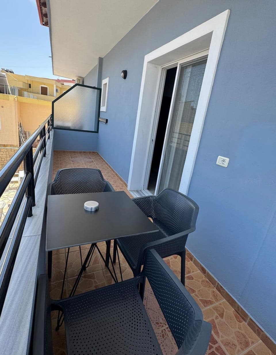 Day, Balcony/Terrace, Seating area