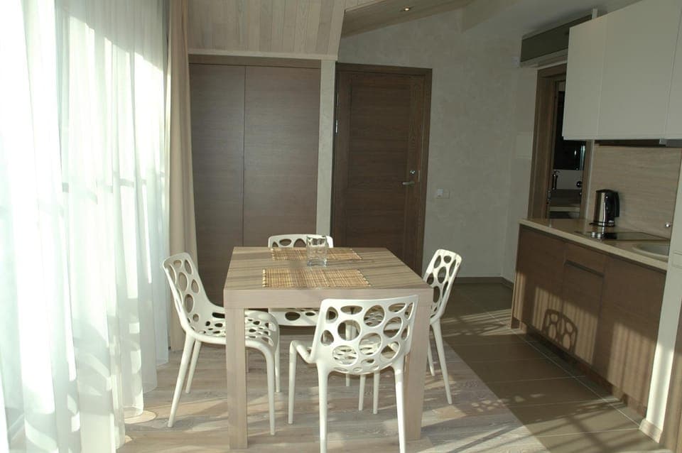 Living room, Photo of the whole room