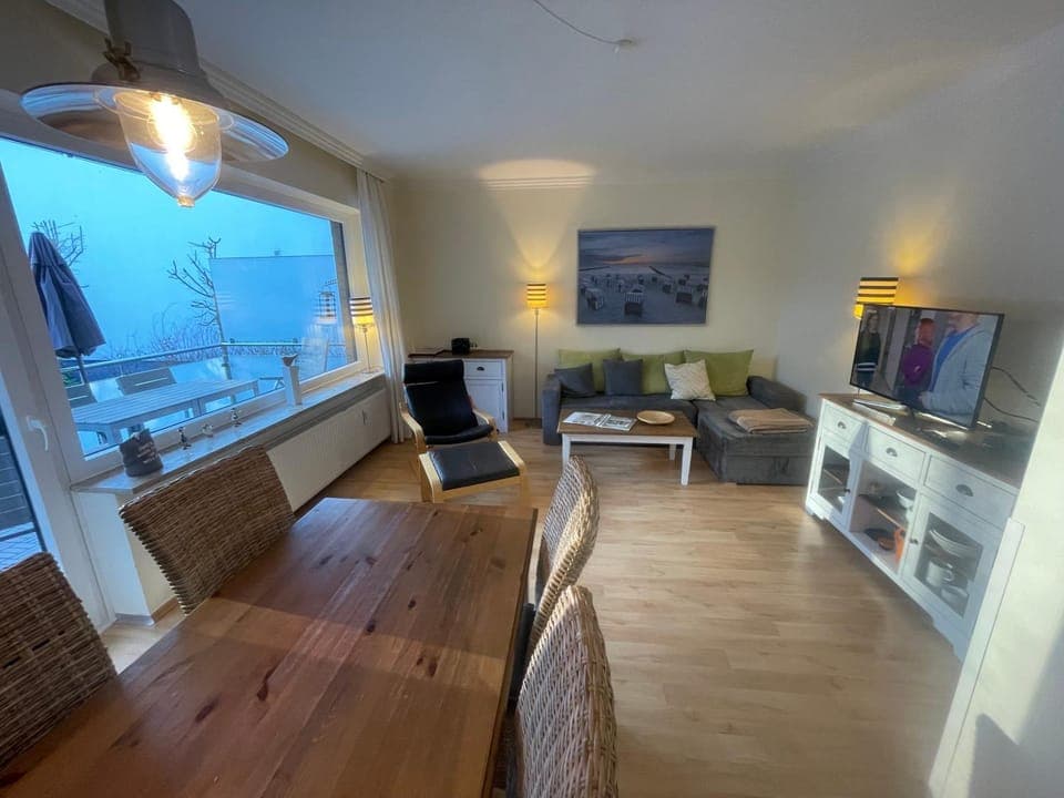 TV and multimedia, Living room, Seating area, Dining area, pet friendly