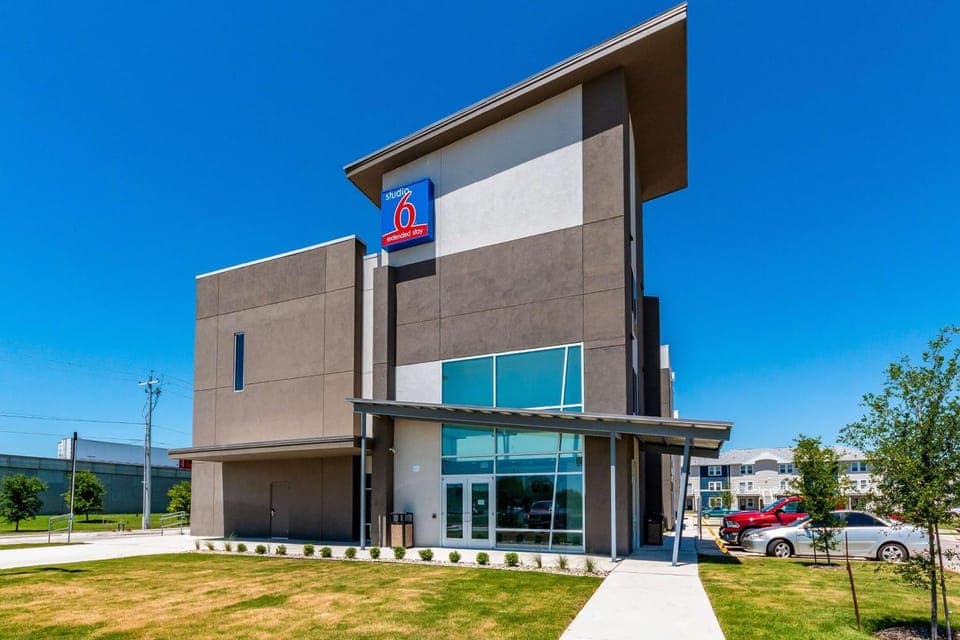 Property building, Day, On site, Time of day