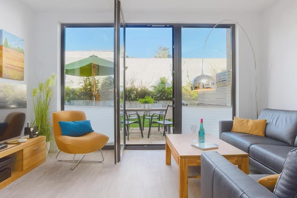 Day, Balcony/Terrace, Living room, hair dresser