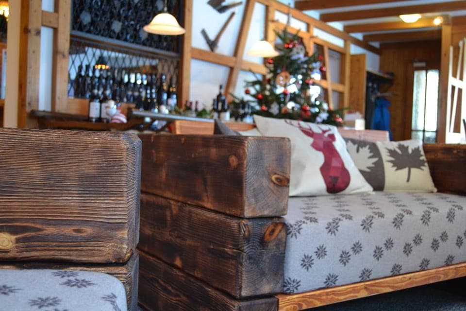 Communal lounge/ TV room