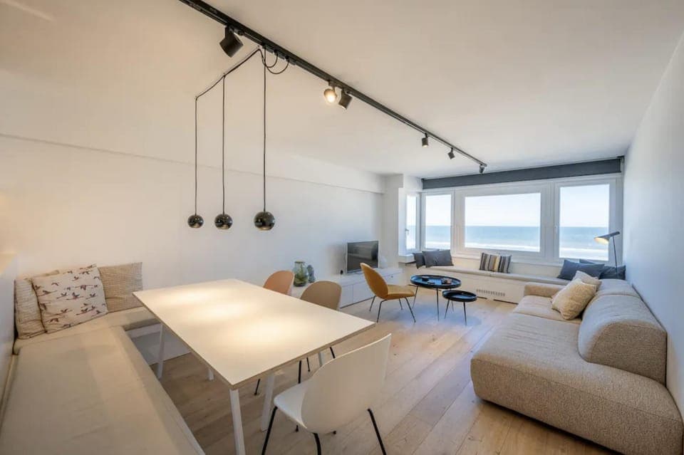 TV and multimedia, Seating area, Dining area, Sea view